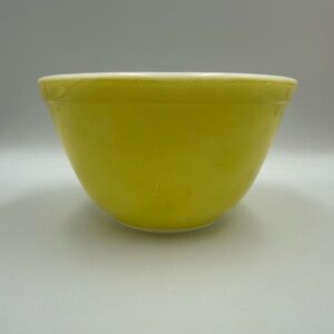 Vintage 1950's PYREX Primary Color Yellow Small Nesting bowl #401